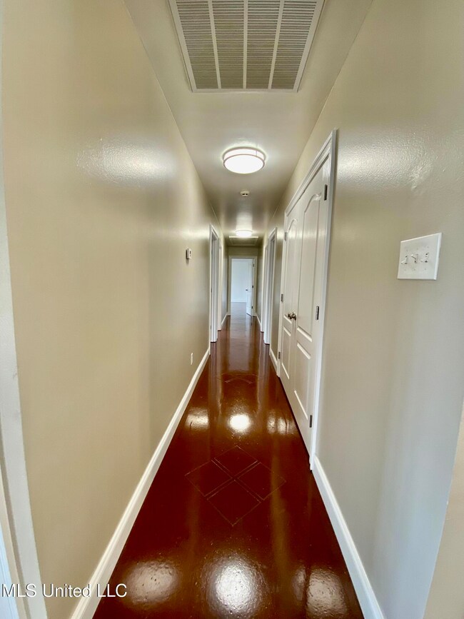 6 Hallway, IMG_1571