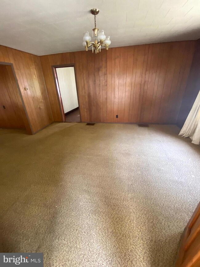 408 Winchester Ave, Moorefield, WV 26836 - photo 6