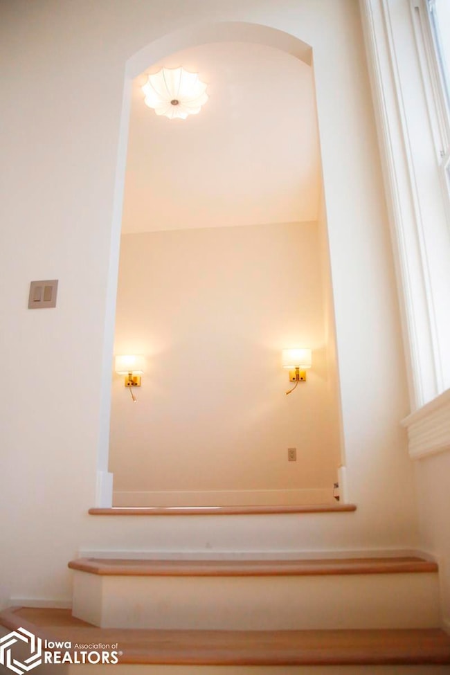 51 E Broadway Ave unit 203, Fairfield, IA 52556 - photo 6