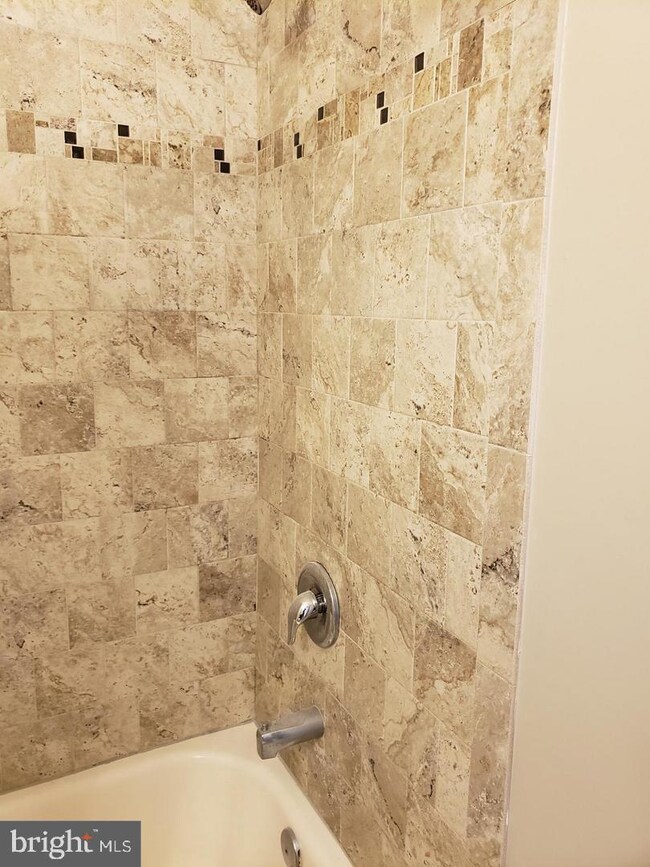 10722 West Dr unit 304, Fairfax, VA 22030 - photo 5