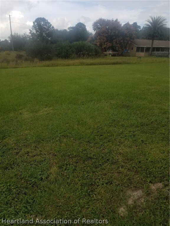 615 Dreamland Dr, Lake Placid, FL 33852 - photo 2