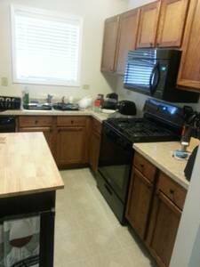 1226 Andover Cir unit 18C, Aurora, IL 60504 - photo 2