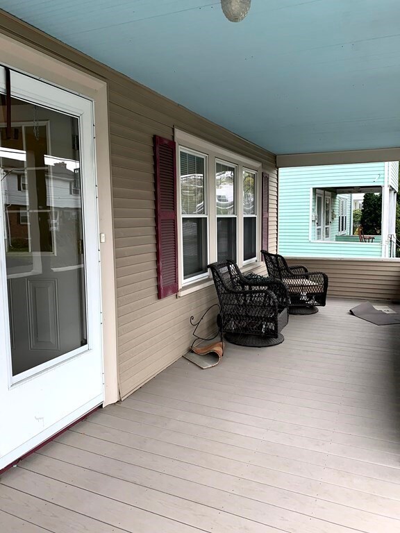 100 Parmenter Rd unit 1, Waltham, MA 02453 - photo 2