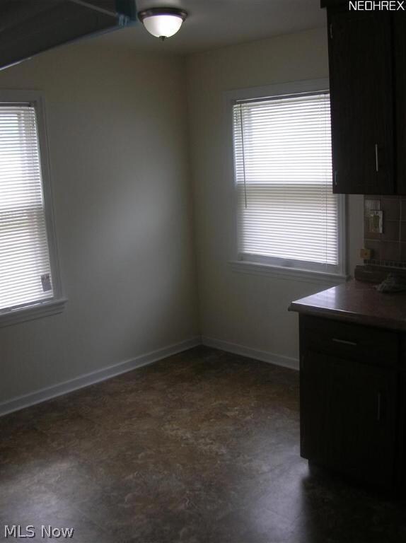 21410 Gardenview Dr, Maple Heights, OH 44137 - photo 4