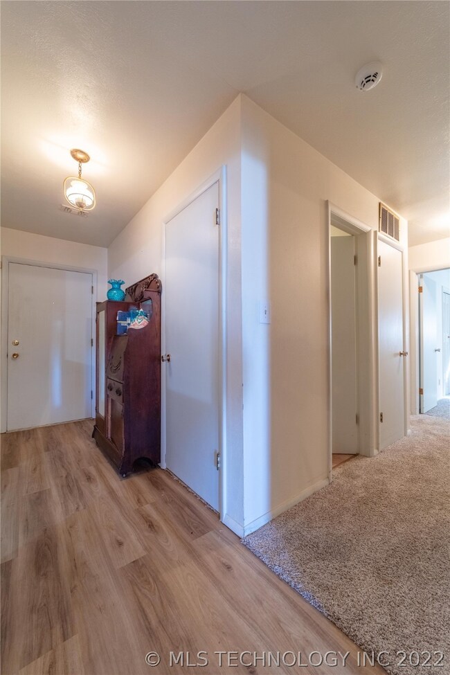 1501 Red Bud Ln, McAlester, OK 74501 - photo 4