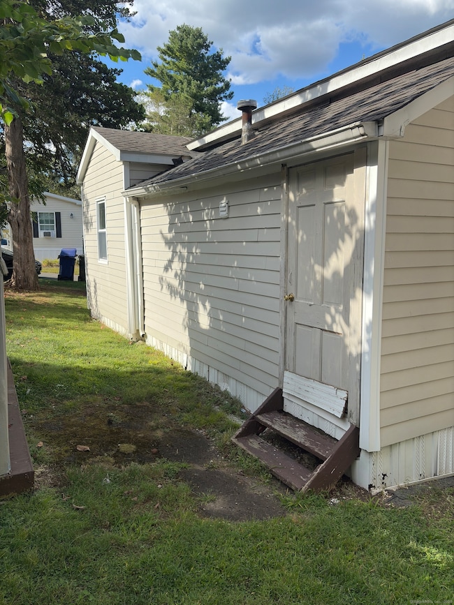 158 A Bayberry Ln, Danbury, CT 06811 - photo 7