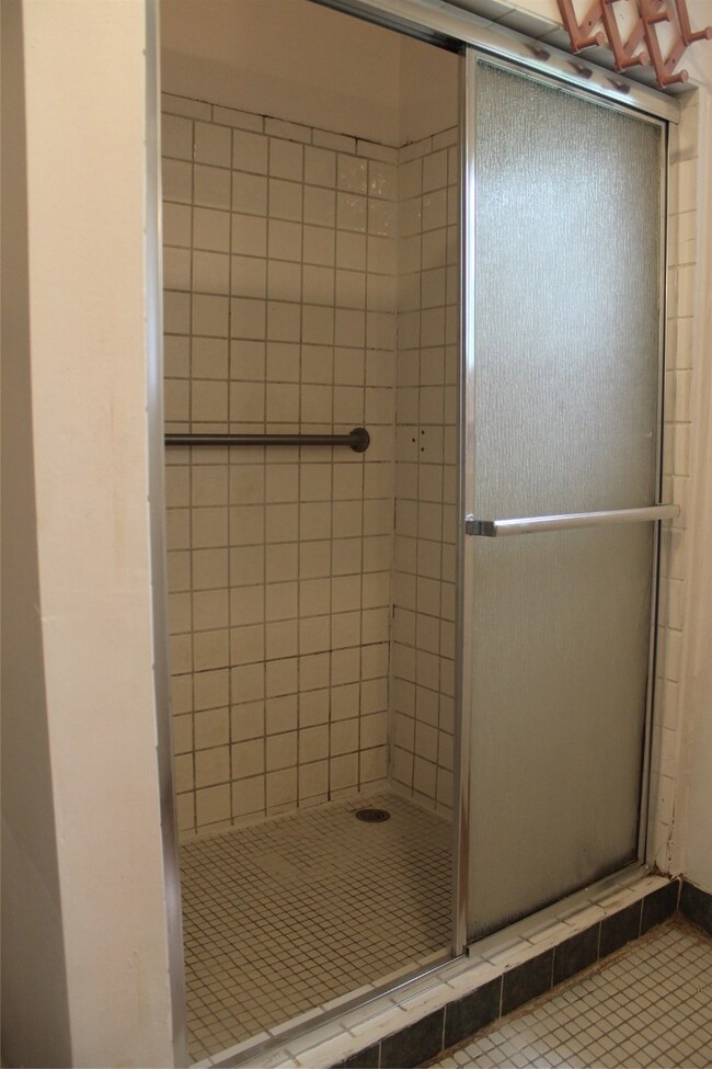 7530 Bradford St, Houston, TX 77087 - photo 7