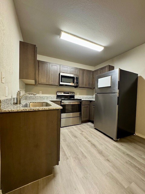 944 N Storer Ave unit 2, Fayetteville, AR 72701 - photo 3