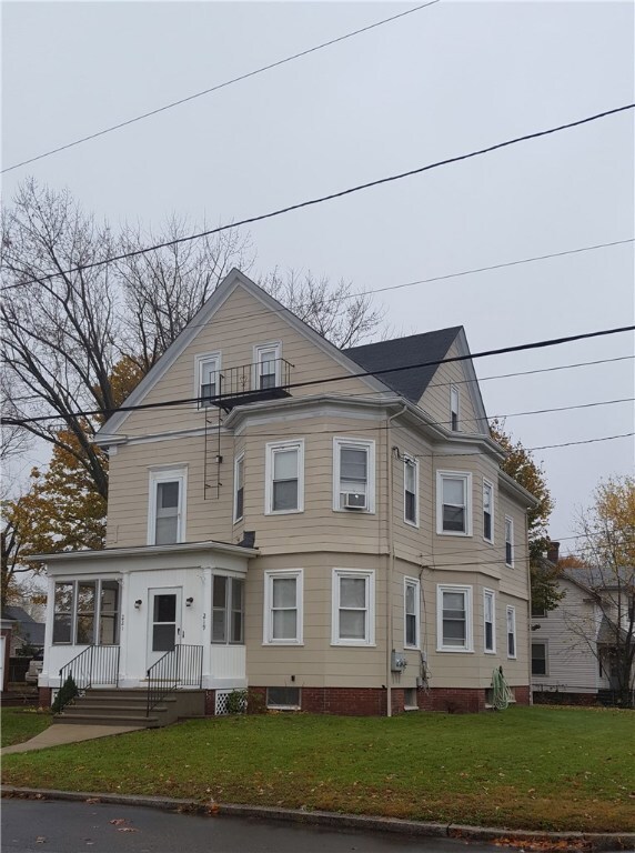 219 Woodbine St unit 1, Cranston, RI 02910 - photo 2