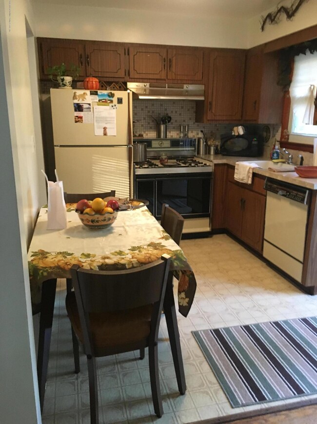 91 Highland Ave, Staten Island, NY 10301 - photo 4