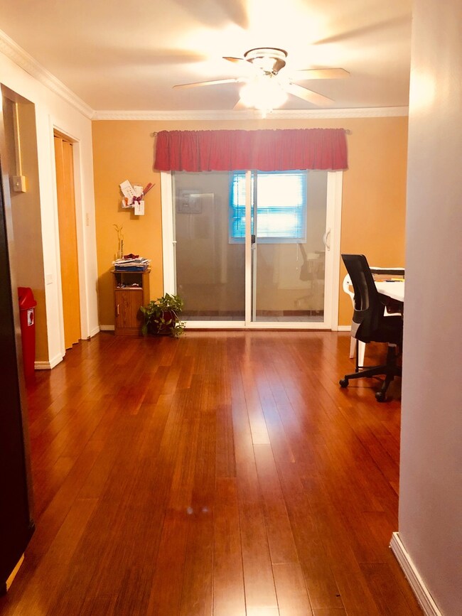 288 Franklin Blvd, Elgin, IL 60120 - photo 2