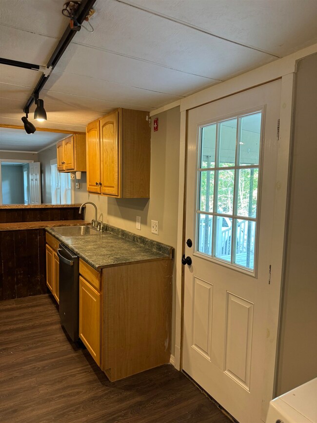 23 Liscomb Cir unit 42, Gilford, NH 03249 - photo 4