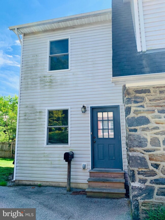 6 Arthur Rd unit REAR, Bryn Mawr, PA 19010 - photo 2