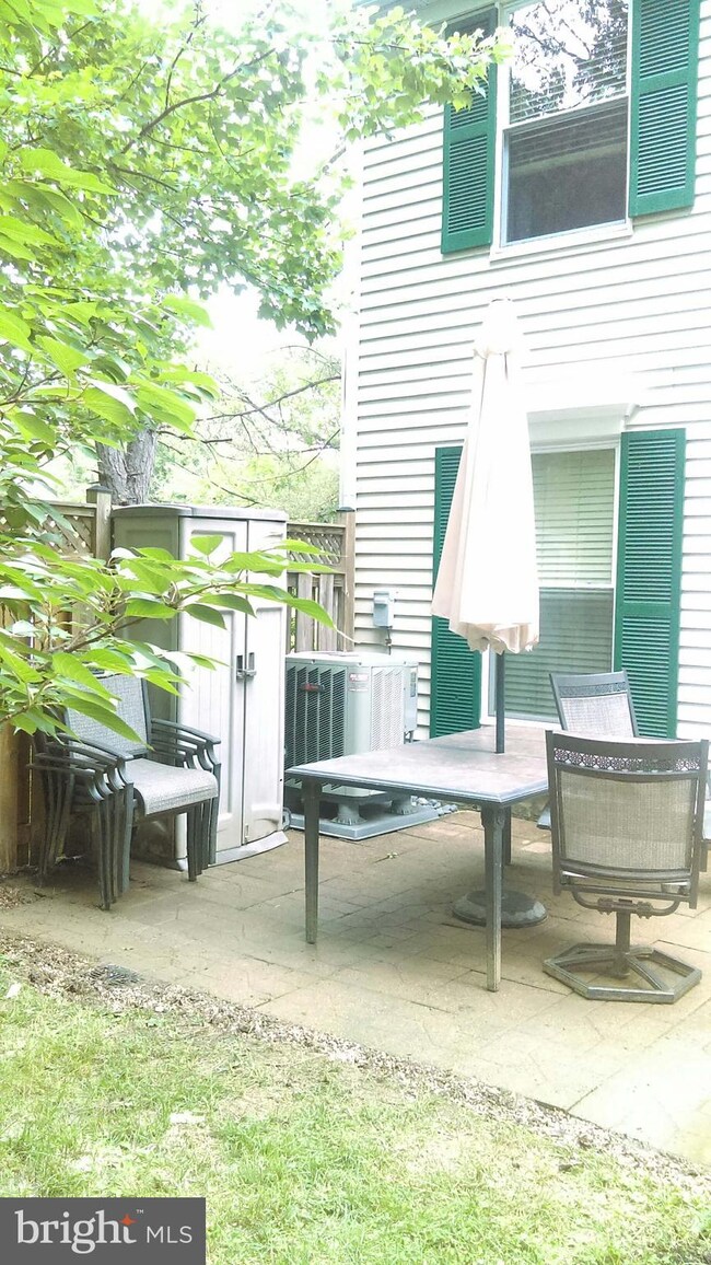 14112 Aldora Cir, Burtonsville, MD 20866 - photo 5