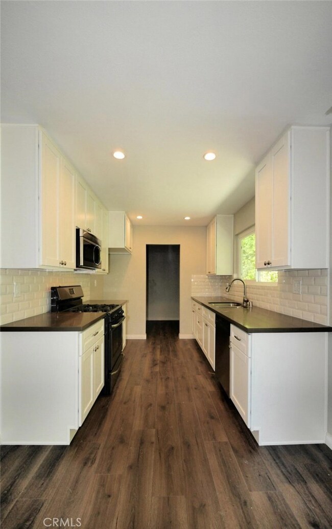 13223 Glenoaks Blvd, Sylmar, CA 91342 - photo 5