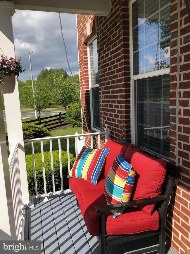 9503 Loma Dr, Bristow, VA 20136 - photo 2