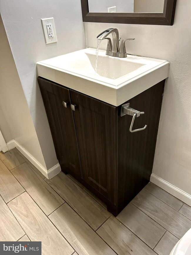 1542 Northgate Square unit 12A, Reston, VA 20190 - photo 7