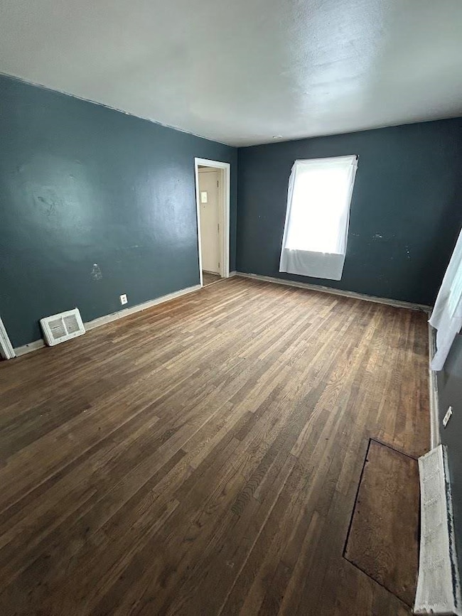 2301 Missouri Ave, Flint, MI 48506 - photo 6