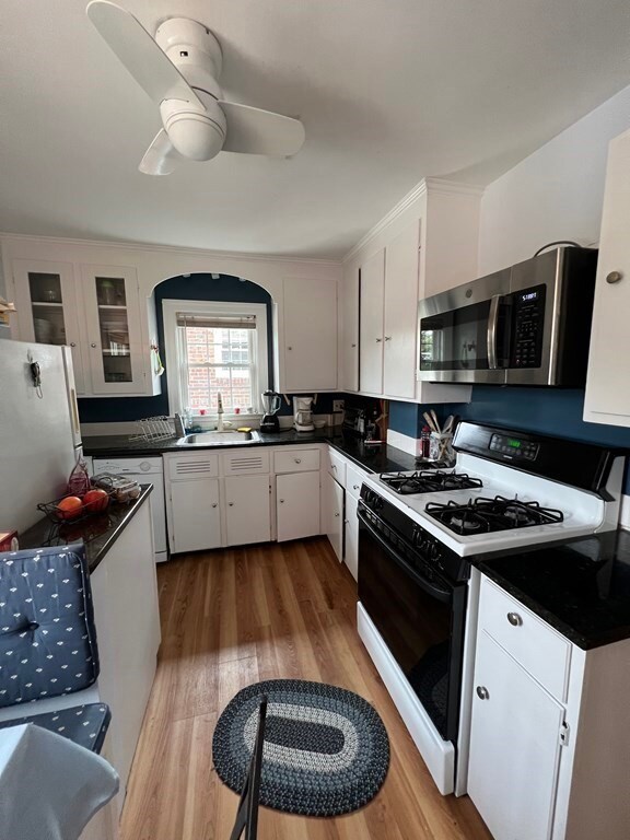 4 Garden Ct unit 3, Cambridge, MA 02138 - photo 3