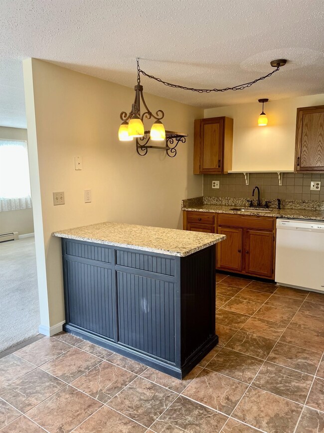 67 Indian Rock Rd, MerriMacK, NH 03054 - photo 6