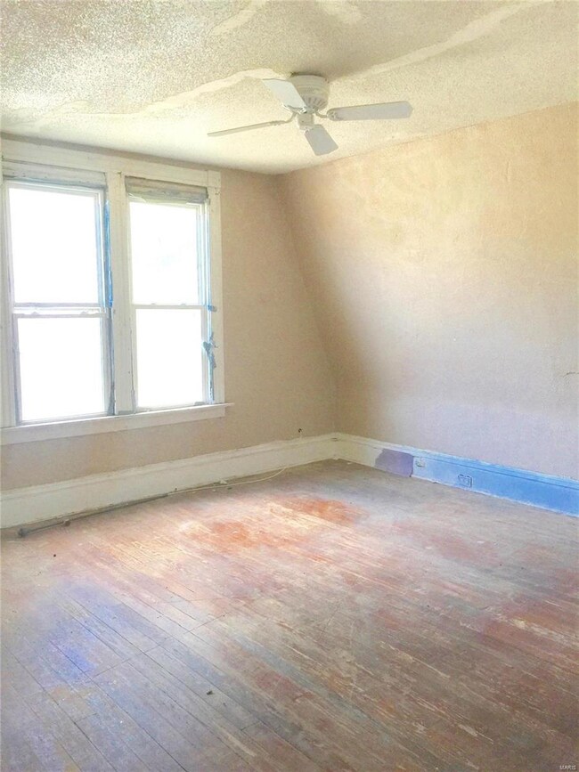 4964 Margaretta Ave, Saint Louis, MO 63115 - photo 3