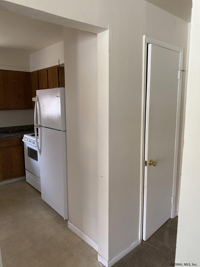 54 Hackett Blvd unit 1st Floor Front, Albany, NY 12209 - photo 5