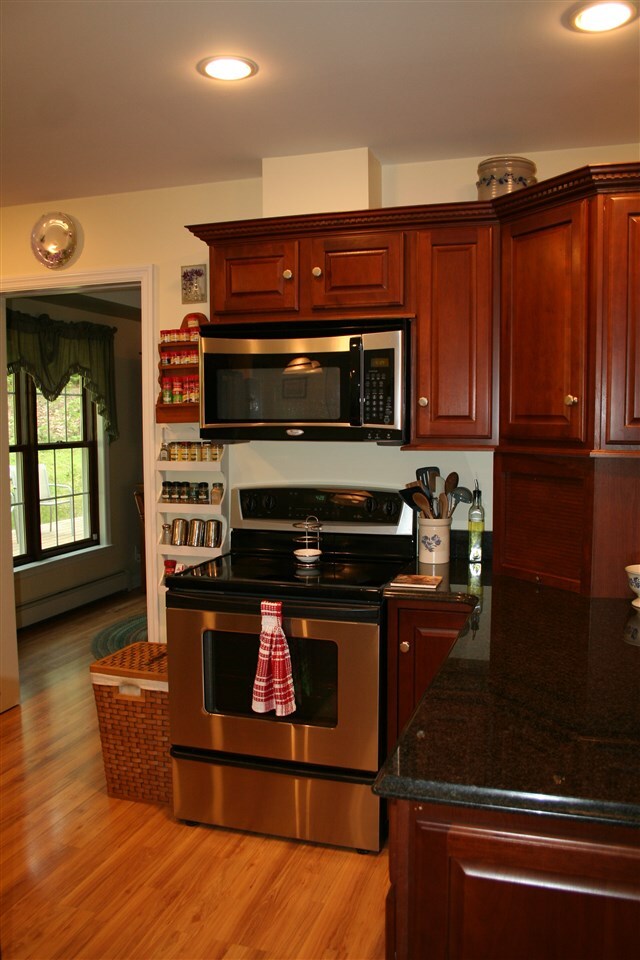 489 Willard Rd, Hartford, VT 05001 - photo 7