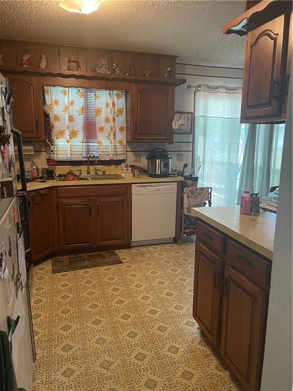 604 N Harrison St, Spring Hill, KS 66083 - photo 4