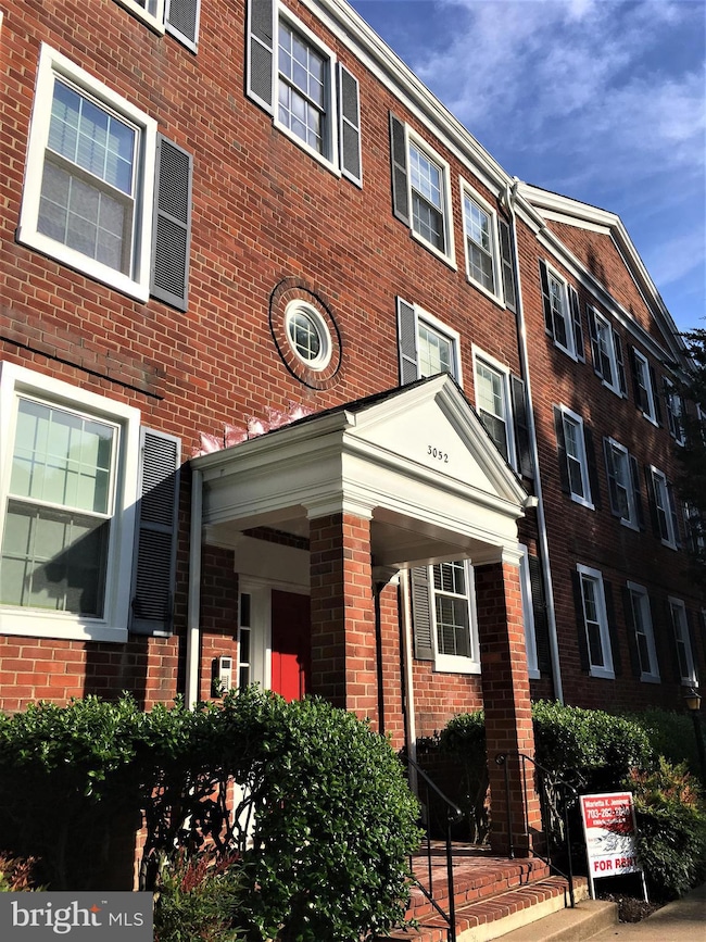 3052 S Buchanan St unit C2, Arlington, VA 22206 - photo 5