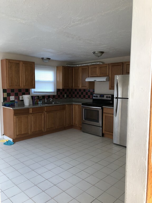 33A Queen St, Worcester, MA 01610 - photo 6