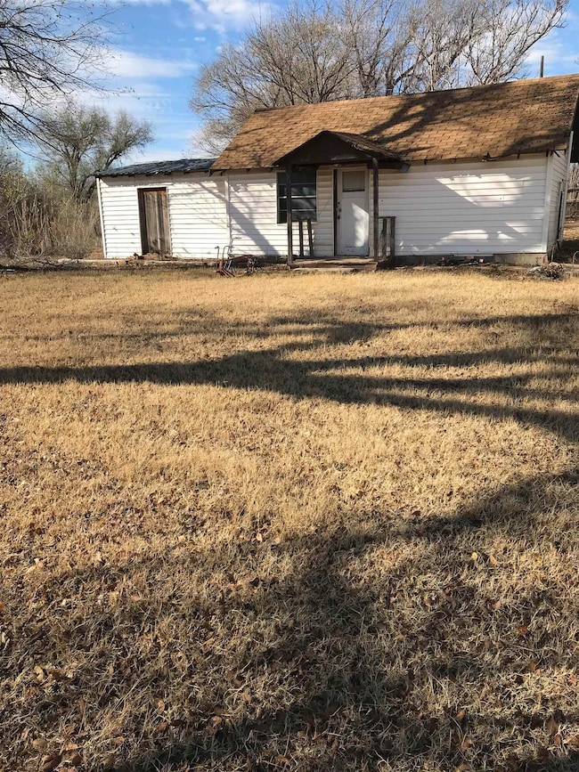 1023 Lawson Ave, Beaver, OK 73932 - photo 3