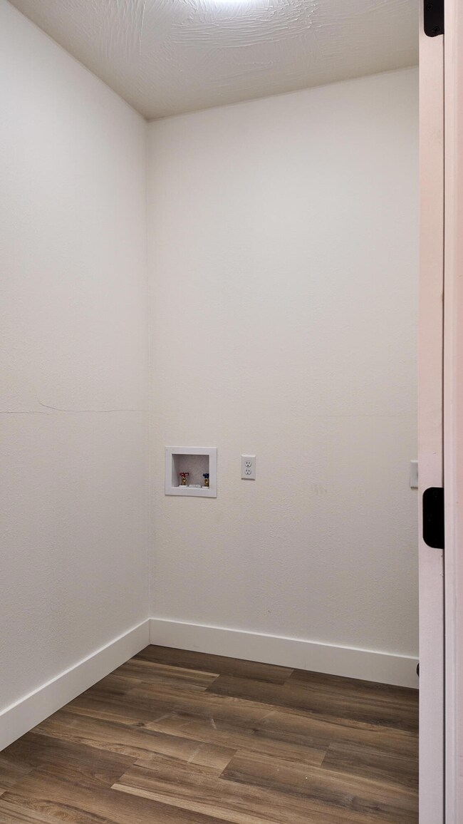 720 E Vivian St, Bolivar, MO 65613 - photo 7