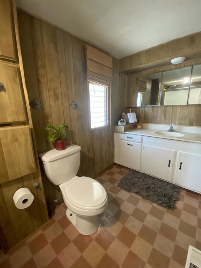 1830 E Yosemite Ave unit 7, Manteca, CA 95336 - photo 6