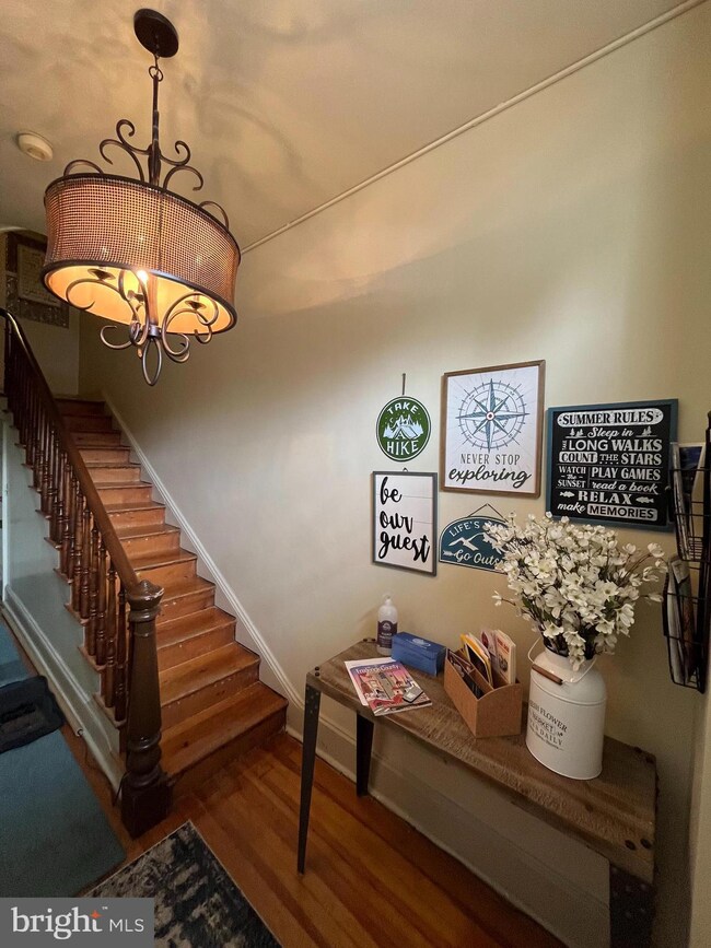 509 S Market St, Frederick, MD 21701 - photo 2