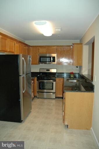 11212 Stagestone Way unit 10-11, Manassas, VA 20109 - photo 6