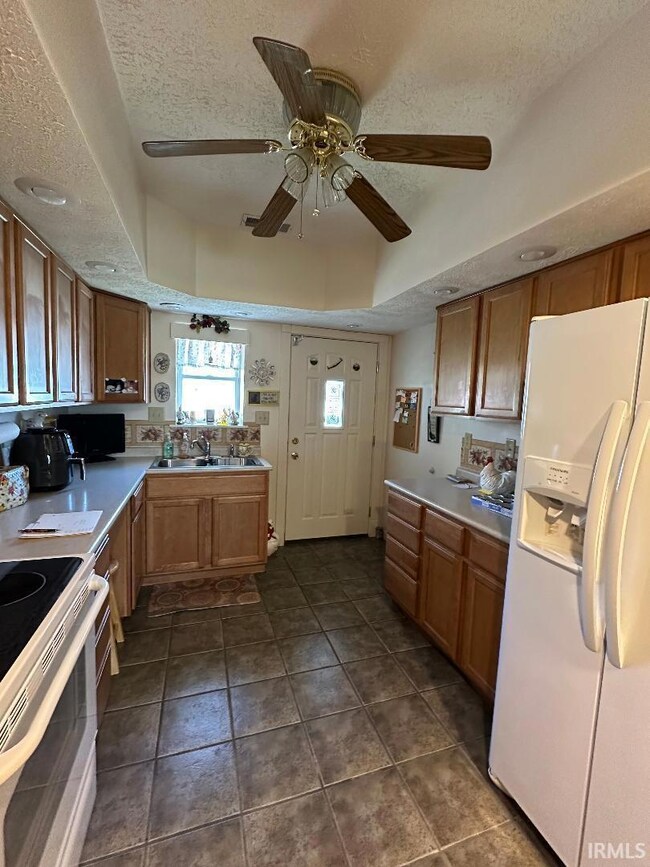 1122 NW C St, Linton, IN 47441 - photo 5