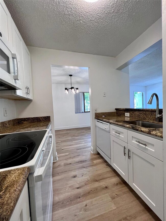 1013 Meadows Cir unit 1013, Boynton Beach, FL 33436 - photo 2