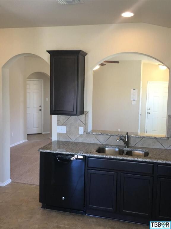 502 Chrislyn Dr, Troy, TX 76579 - photo 4