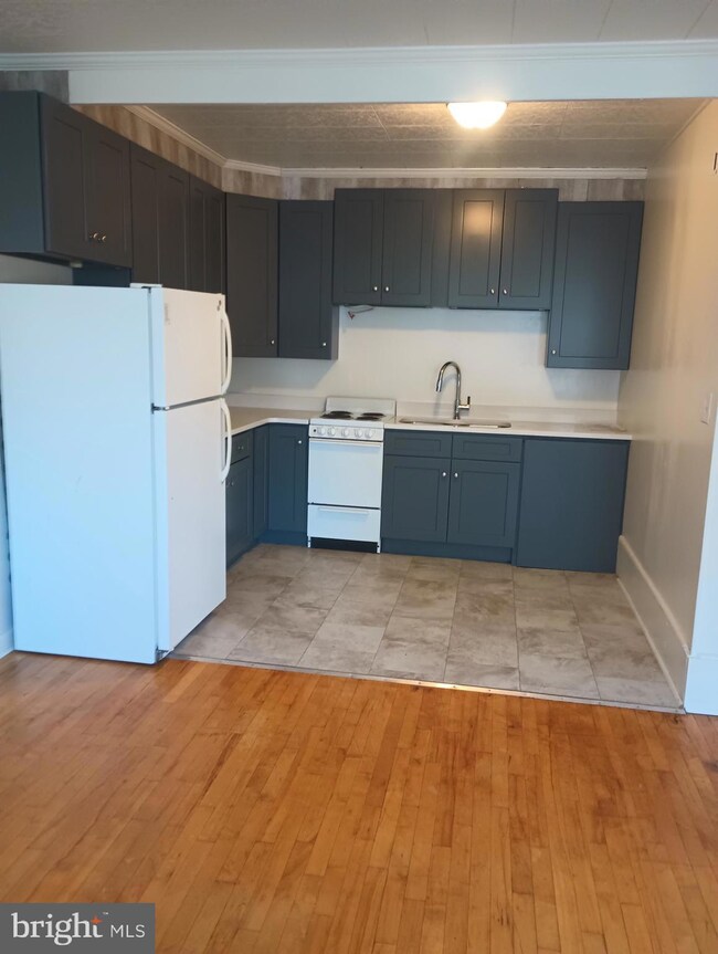 106 W Main St unit 9, New Holland, PA 17557 - photo 2