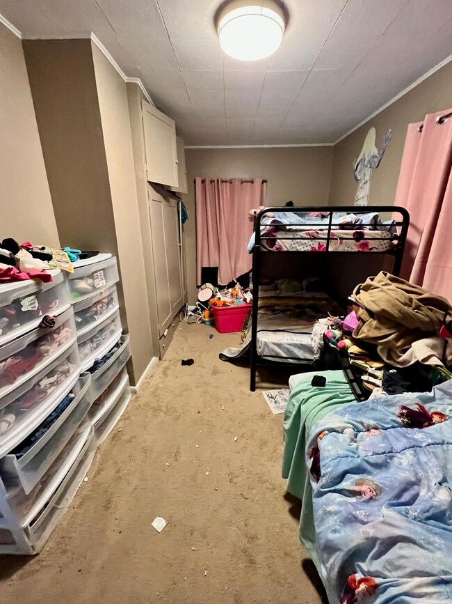 2010 Vine Ave, Klamath Falls, OR 97601 - photo 5