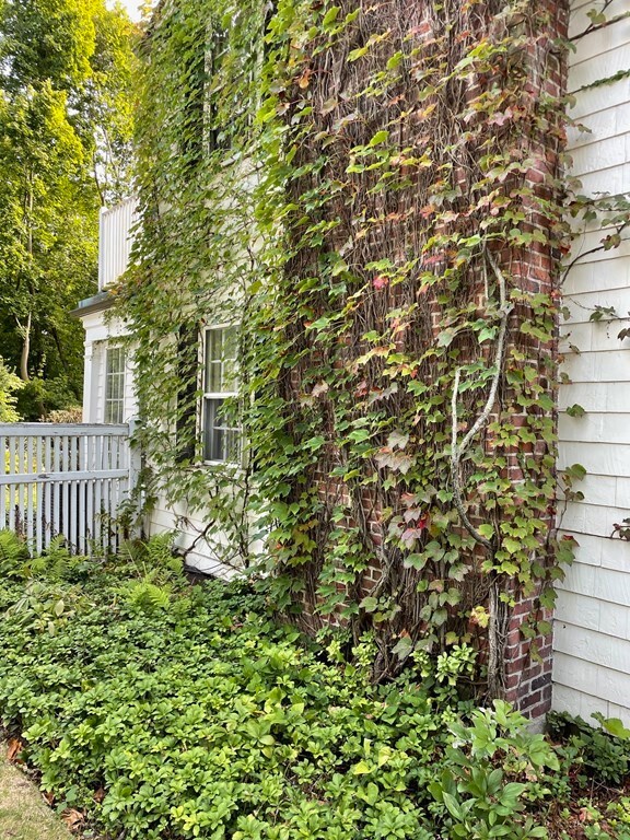 161 Reservoir Rd, Chestnut Hill, MA 02467 - photo 4