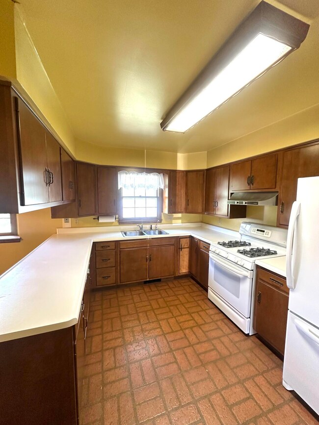 2920 W 63rd Place, Merrillville, IN 46410 - photo 6