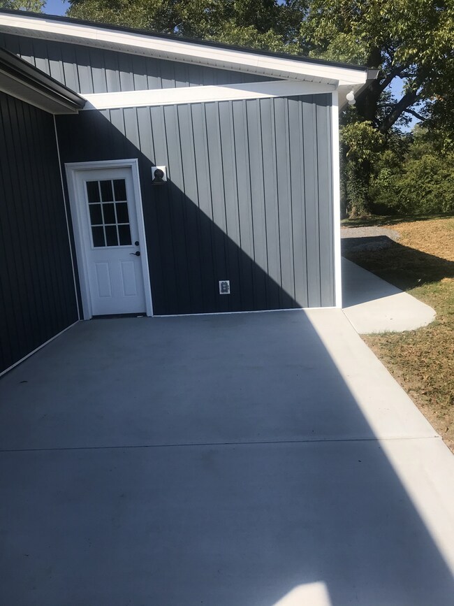 738 Kingree Rd, Shelbyville, TN 37160 - photo 4