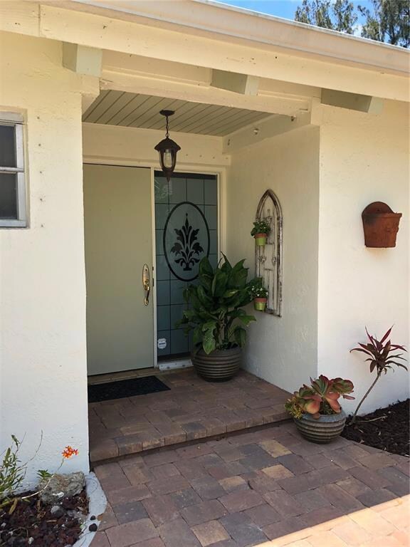 unlisted-address, Davie, FL 33328 - photo 3