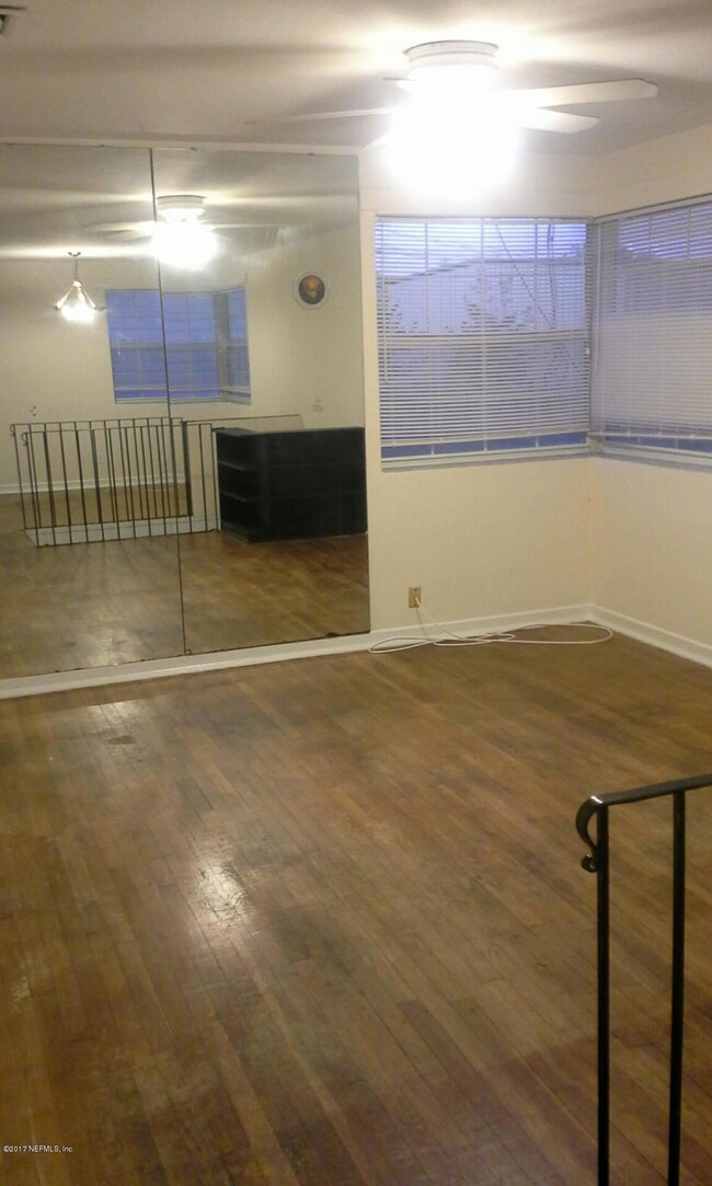 528 Talbot Ave, Jacksonville, FL 32205 - photo 3