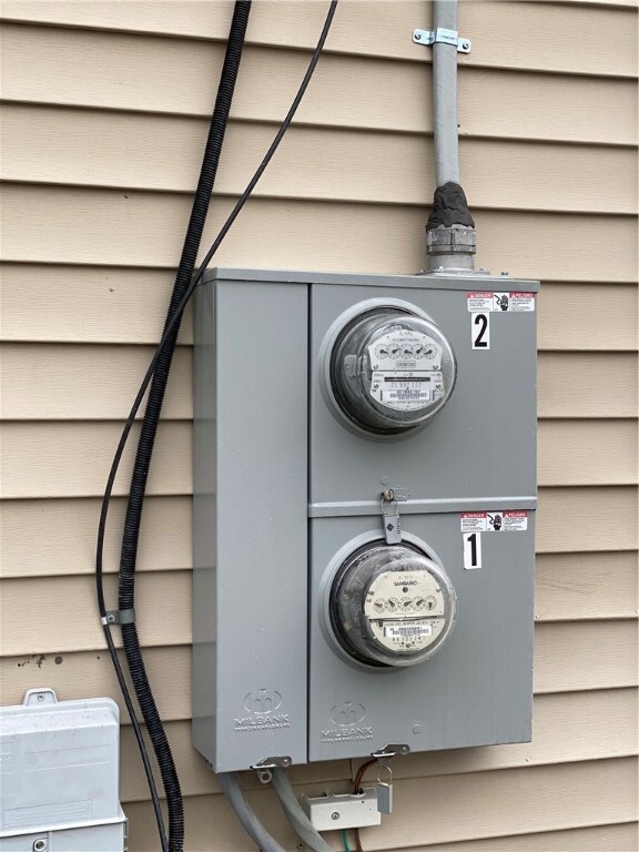 13 Knowlton St, Riverside, RI 02915 - photo 4