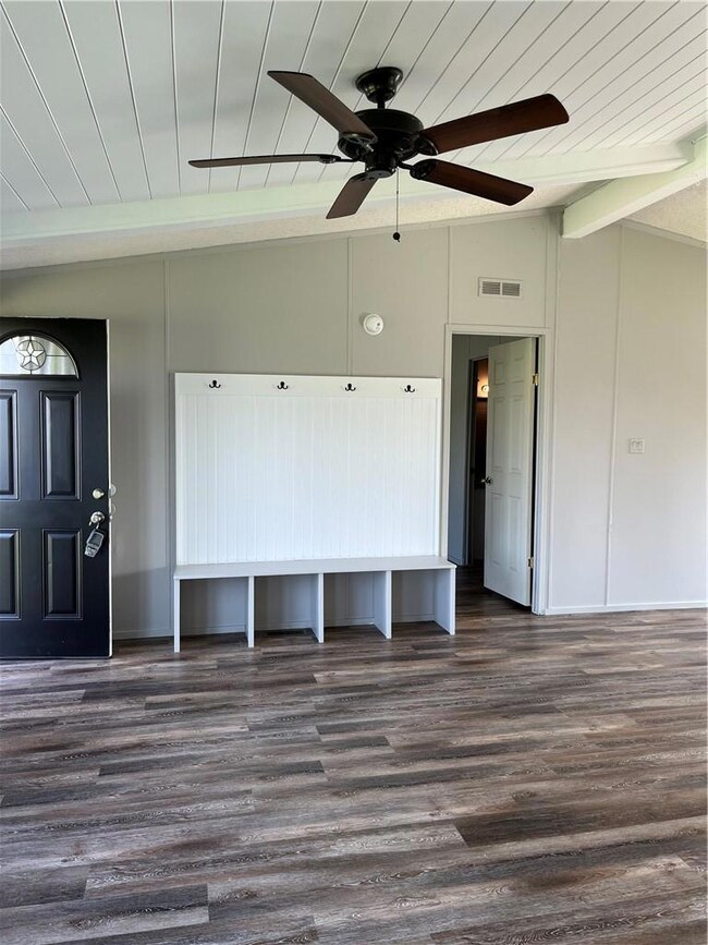 110 Oakhill Ct, Troy, TX 76579 - photo 3