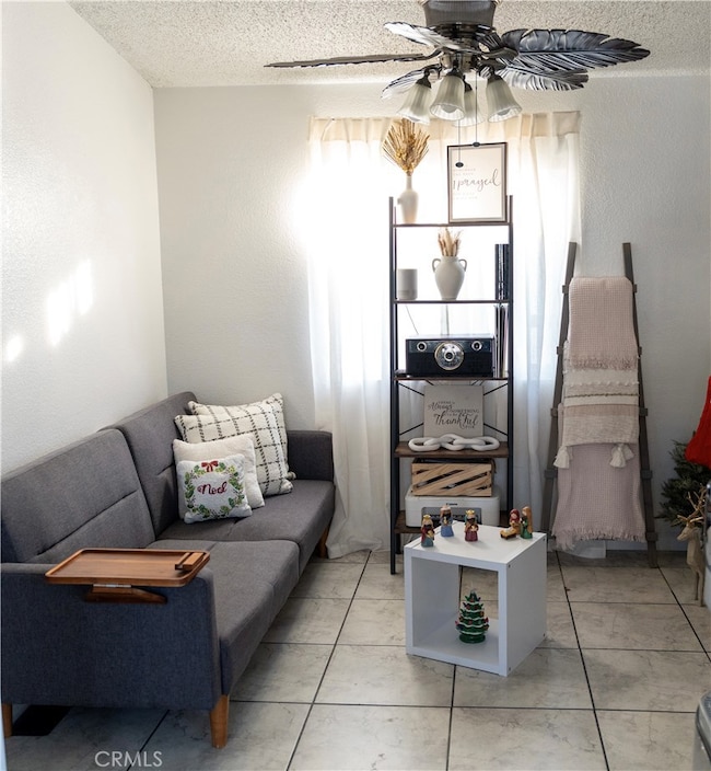 1410 E 6th St unit 30, Corona, CA 92879 - photo 3