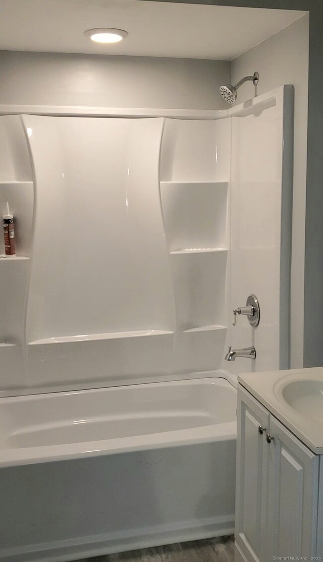 402 Huntington St, New Haven, CT 06511 - photo 6