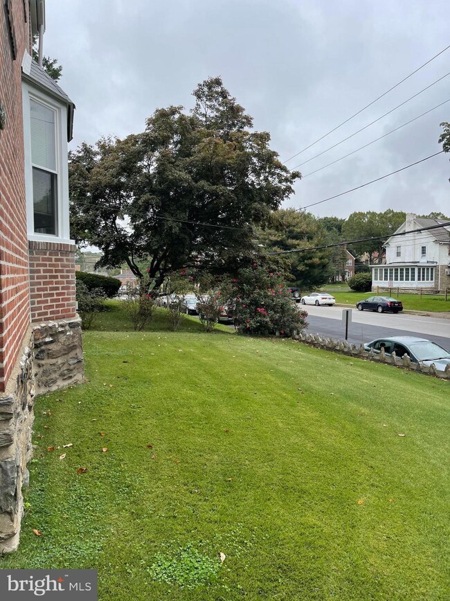 4239 Ferne Blvd unit 2 ND FLOOR, Drexel Hill, PA 19026 - photo 2